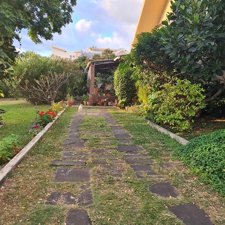 Comfy Home-Tropical Garden & 5 Min Walk To Beach Tamarin Exteriér fotografie