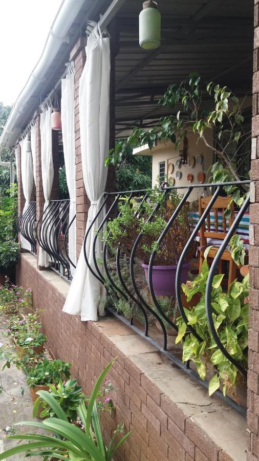 Comfy Home-Tropical Garden & 5 Min Walk To Beach Tamarin Exteriér fotografie